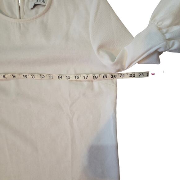 Do + Be White Blouse Bell Sleeves, Button Keyhole Closure in back, textured sz L - Picture 7 of 10